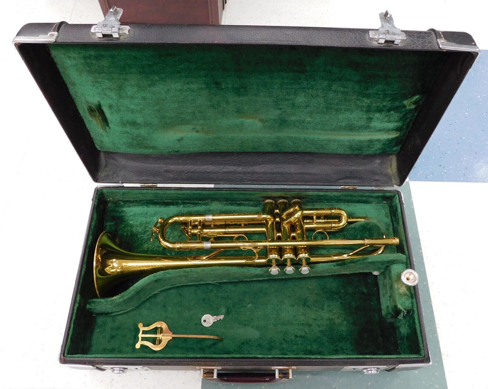 King Super 20 S2 Vintage Intermediate Trumpet Outfit - Mouthpiece & Case