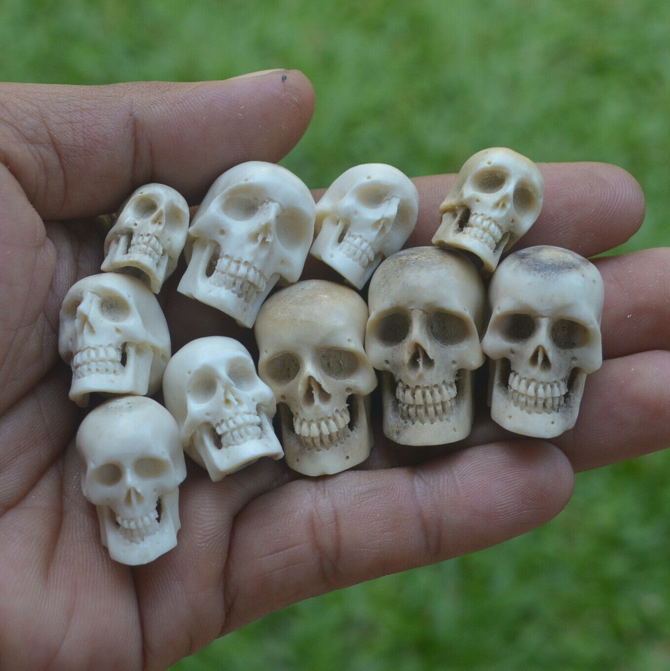 Skulls Carved Beads 10pcs Assorted Size 17-30mm In Height S632 In Antler Carving